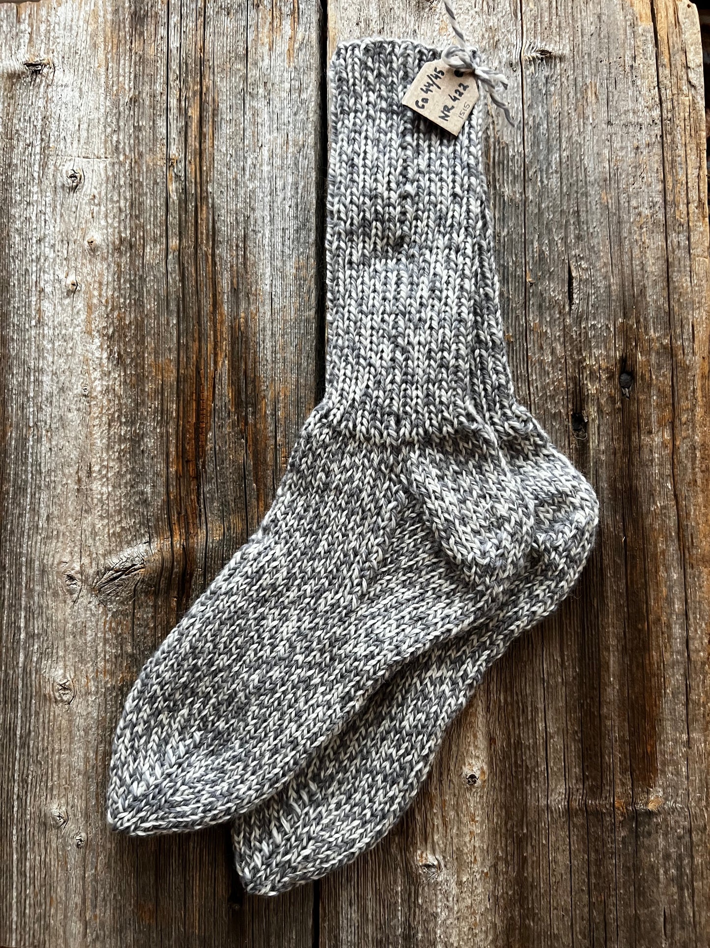 Handstickade sockor 44/45 Nr 422