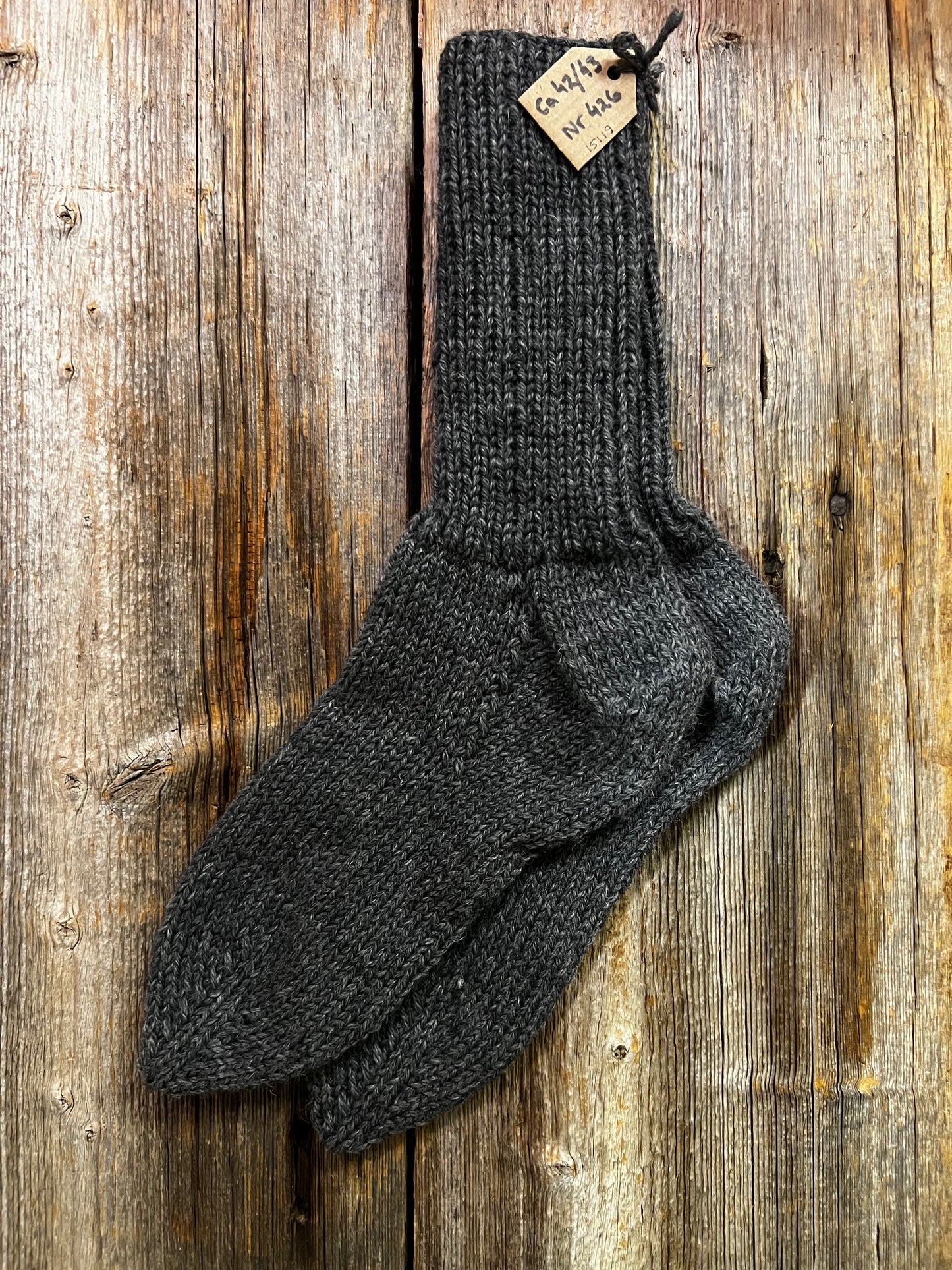 Handstickade sockor 42/43 Nr 426