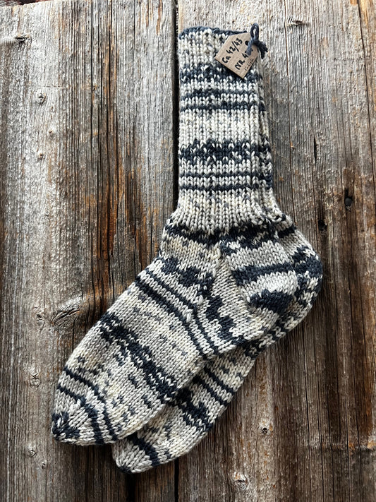 Handstickade sockor 42/43 Nr 429