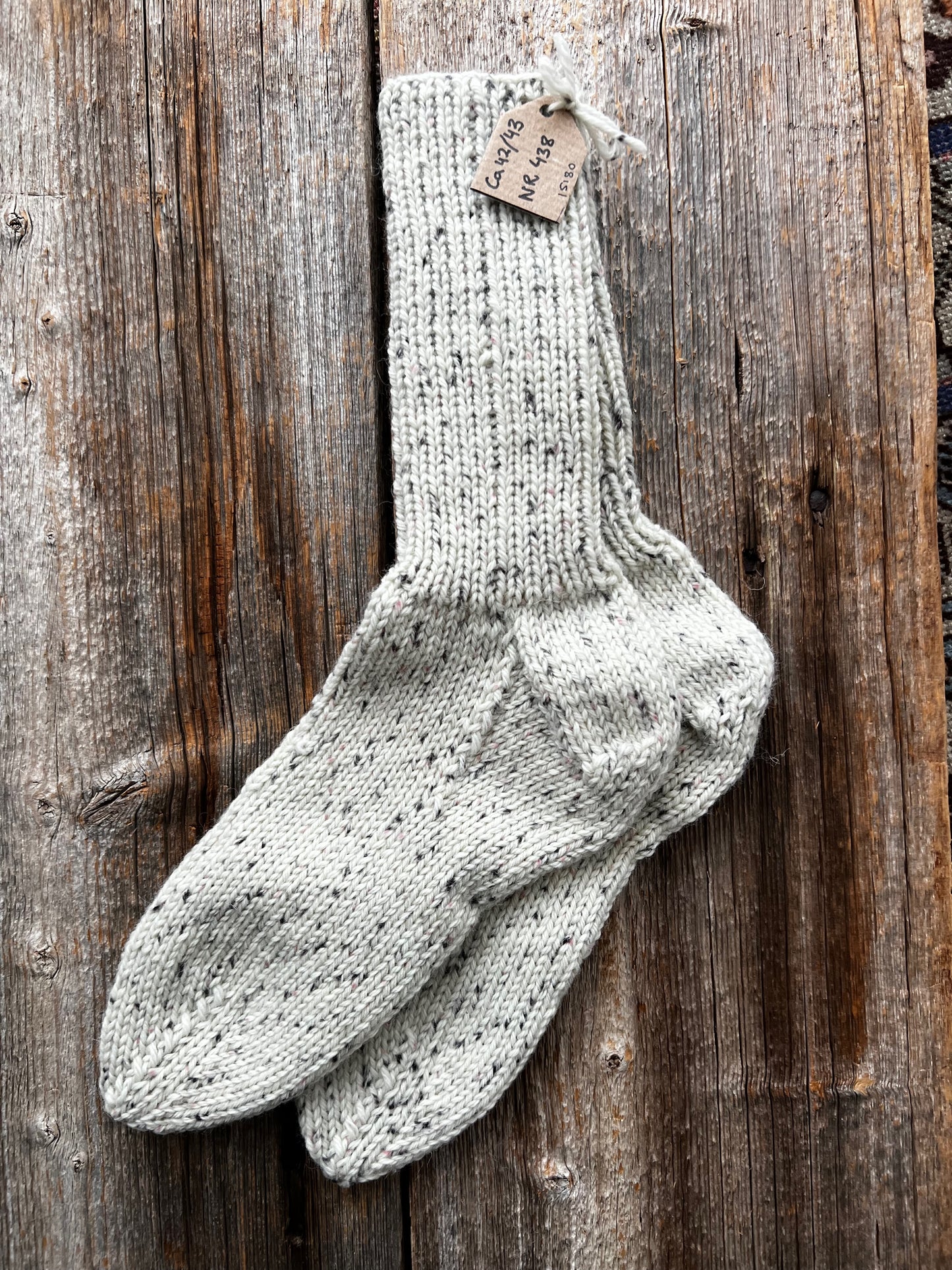 Handstickade sockor 42/43 Nr 438