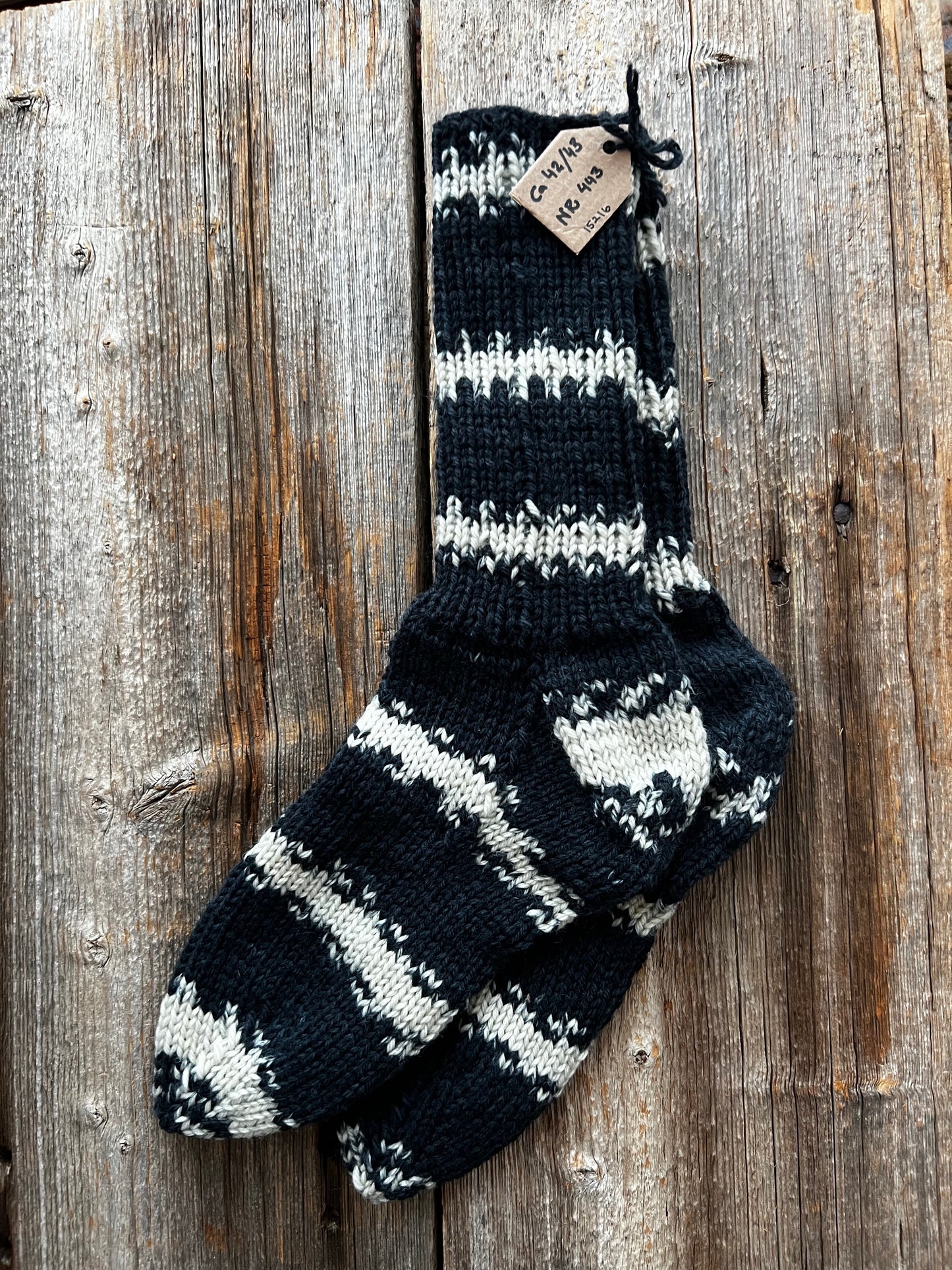 Handstickade sockor 42/43 Nr 443