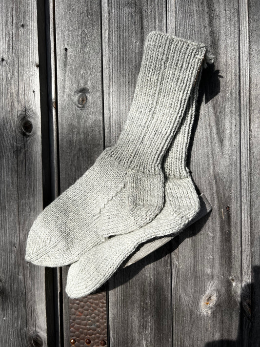 Handstickade sockor 42/43 Nr 448